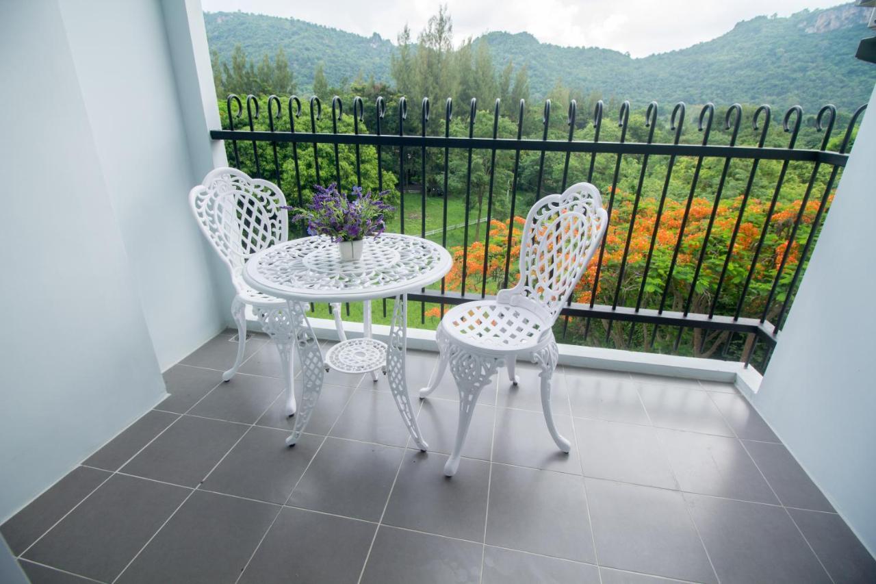 Courtyard Khaoyai By August Apartment Му Си Екстериор снимка